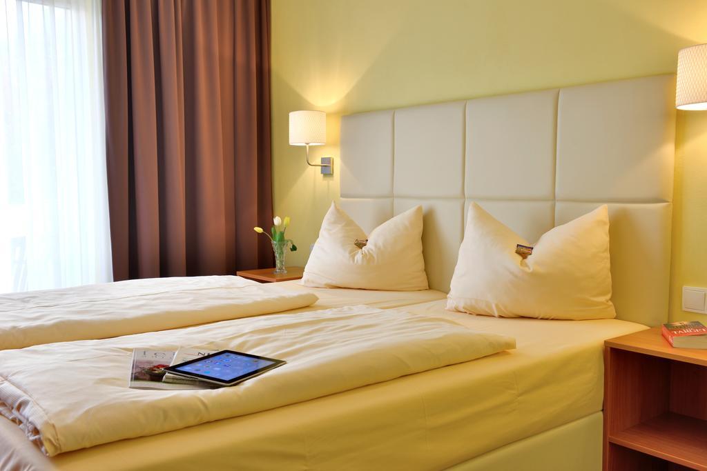 บวร์คโฮเทล ชตัมม์เฮาส์ Hotel Nuremberg ภายนอก รูปภาพ